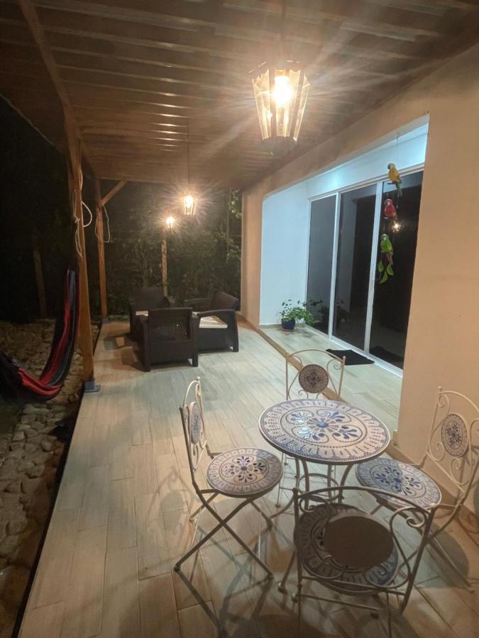 En Isla Frente A Camping *